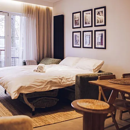 D77 Luxury Apartment