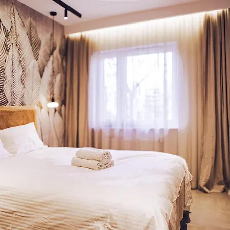 D77 Luxury Apartament *